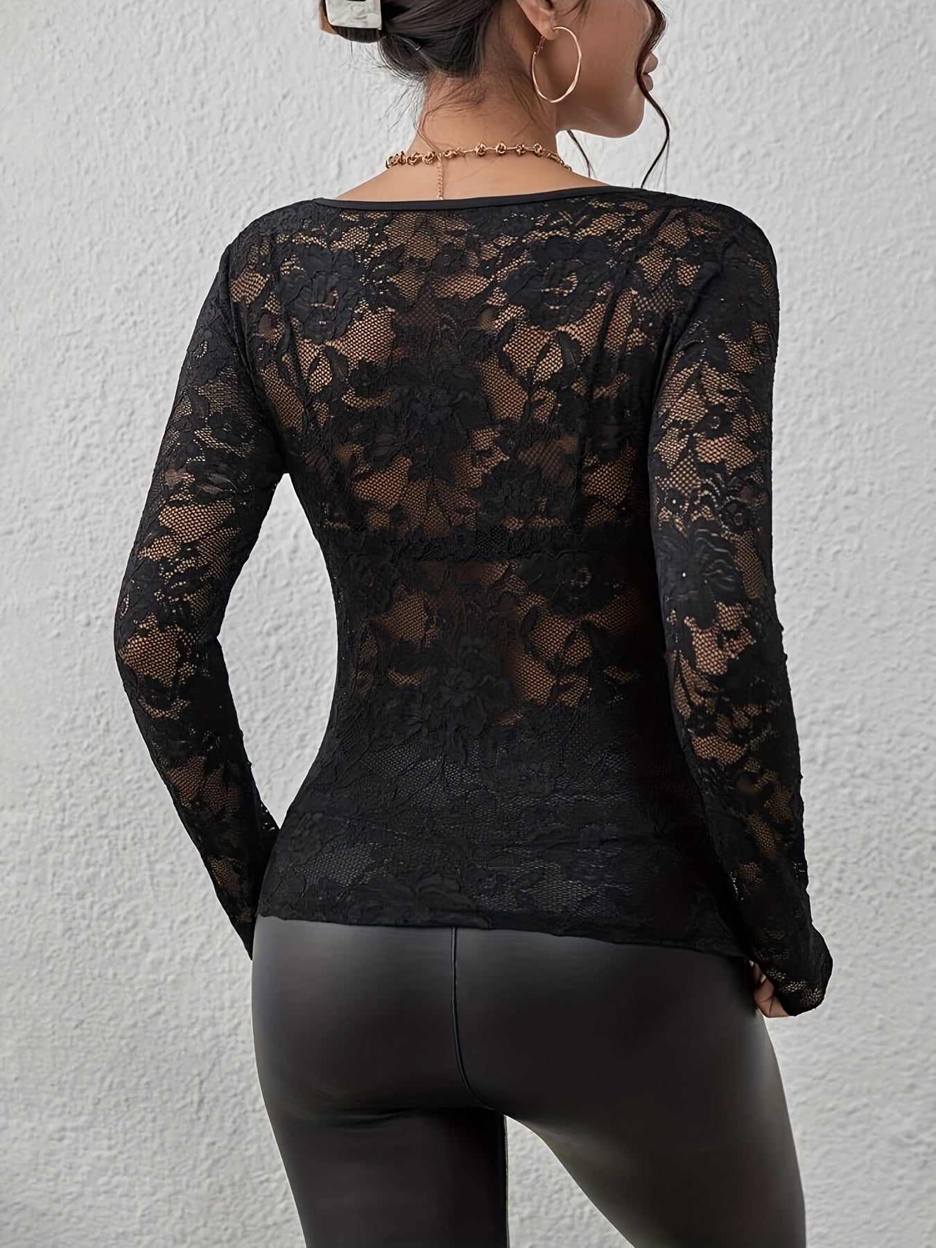 Top dentelle moulant femme manches longues décolleté festonné