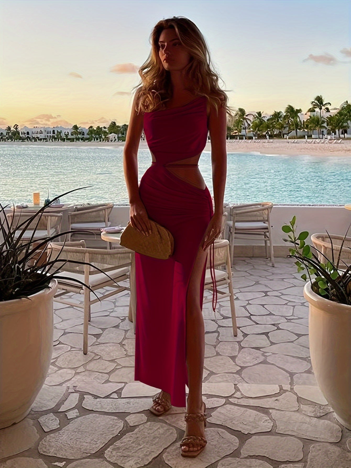 Robe longue fendue femme découpes élégantes