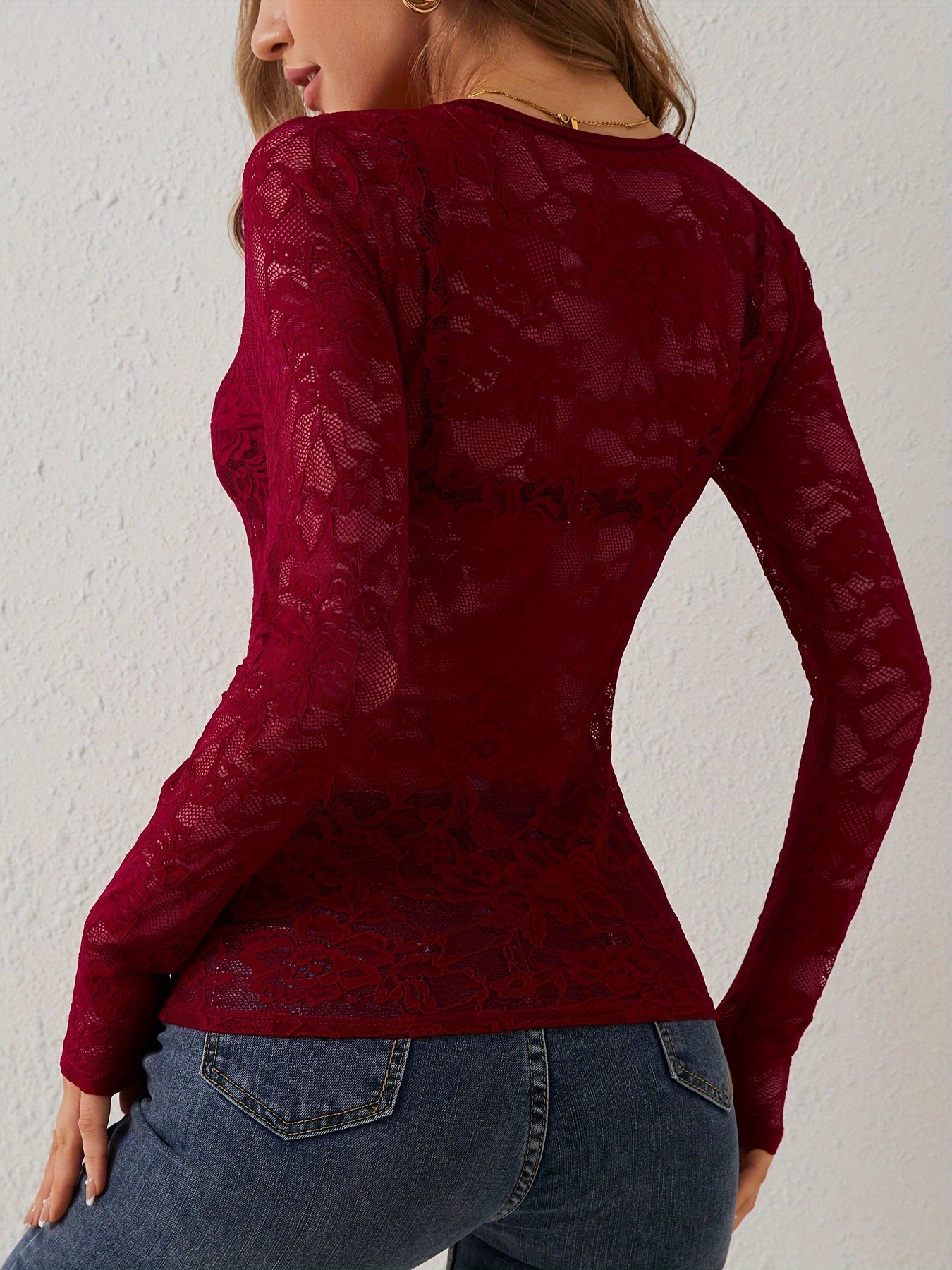 Top dentelle moulant femme manches longues décolleté festonné