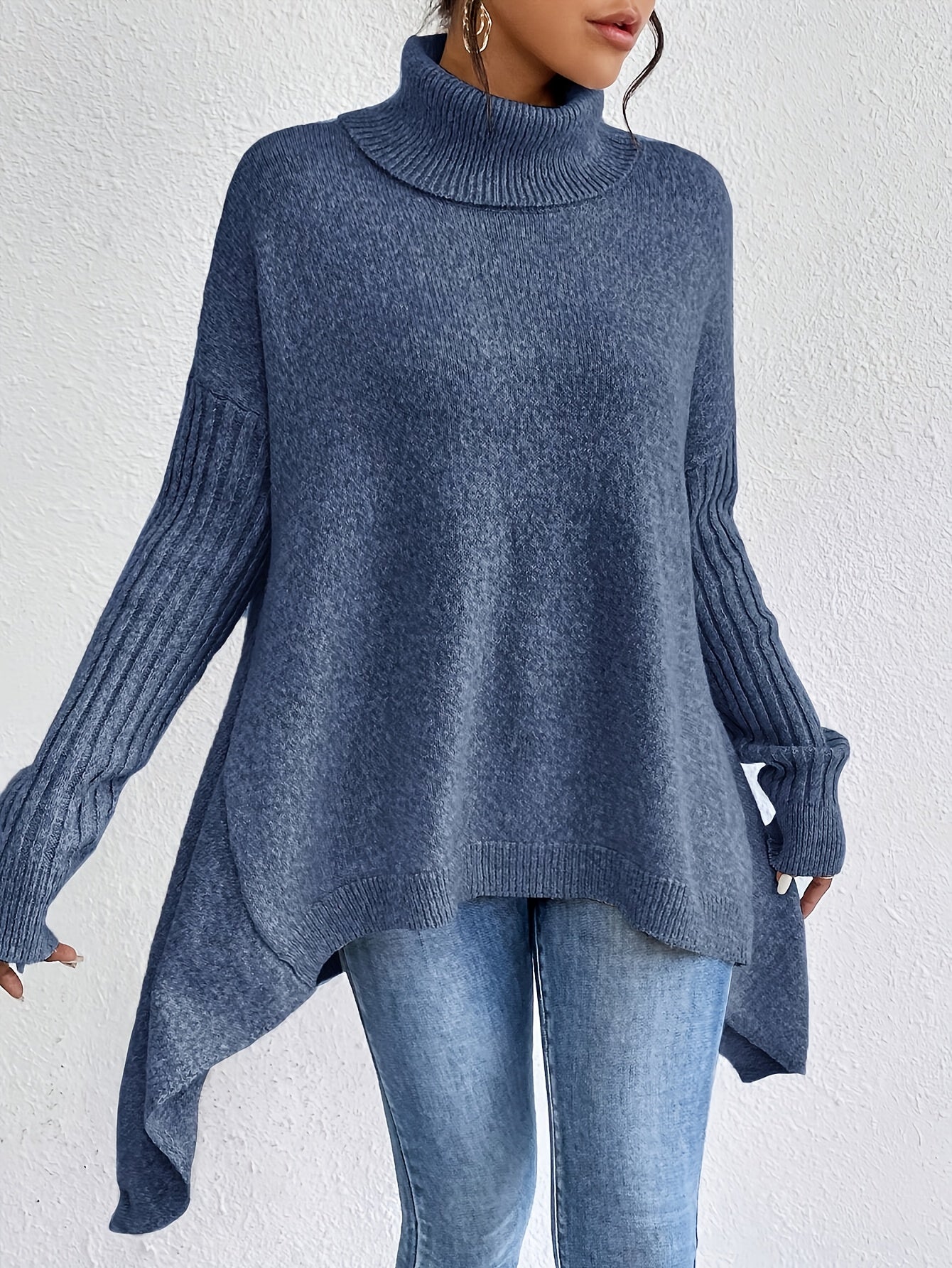Pull chaud femme col roulé oversize – coupe asymétrique hiver cocooning