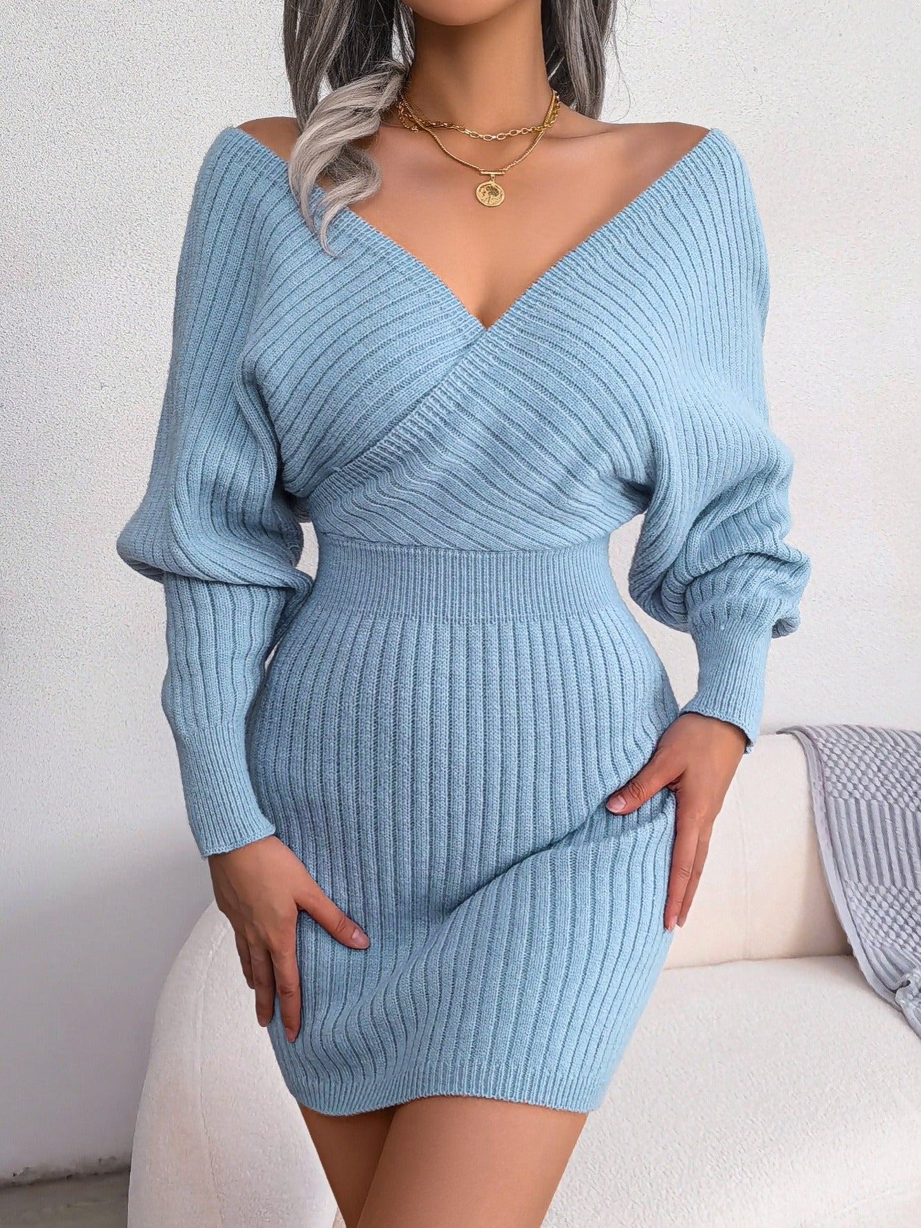 Robe pull moulante hiver femme col cache-cœur manches longues