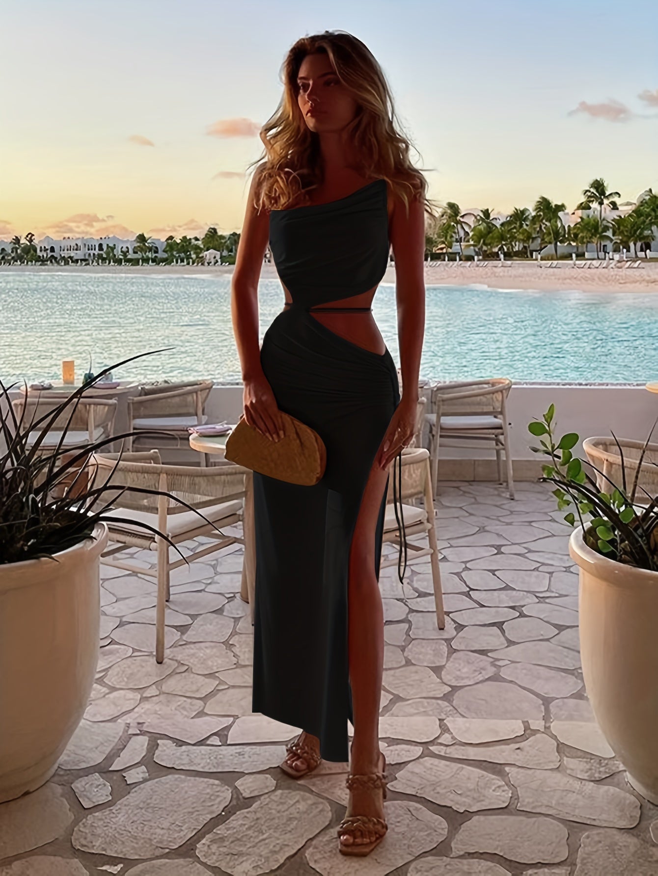 Robe longue fendue femme découpes élégantes