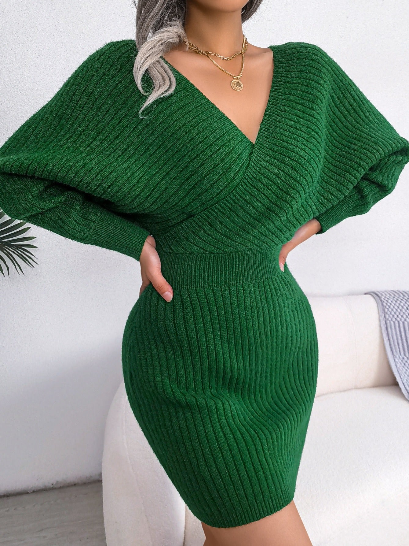Robe pull moulante hiver femme col cache-cœur manches longues