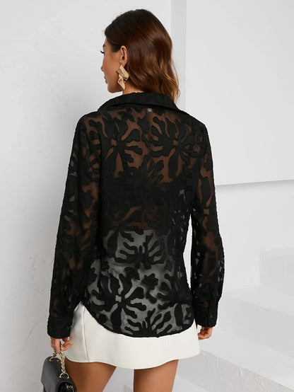 Chemise transparente femme à motifs veloutés col classique