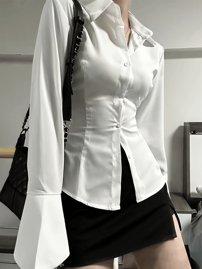 Chemise satinée femme cintrée manches évasées