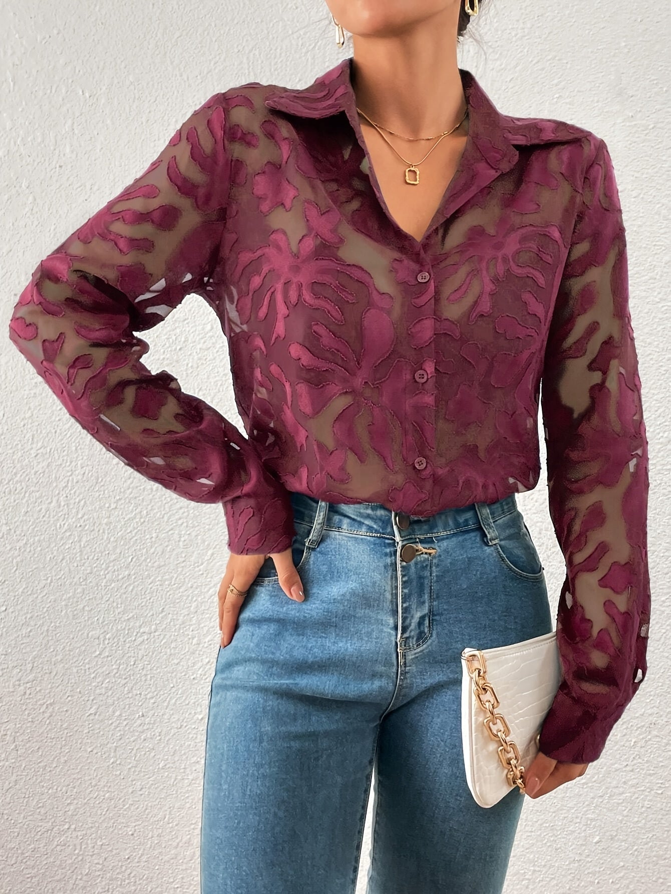 Chemise transparente femme à motifs veloutés col classique