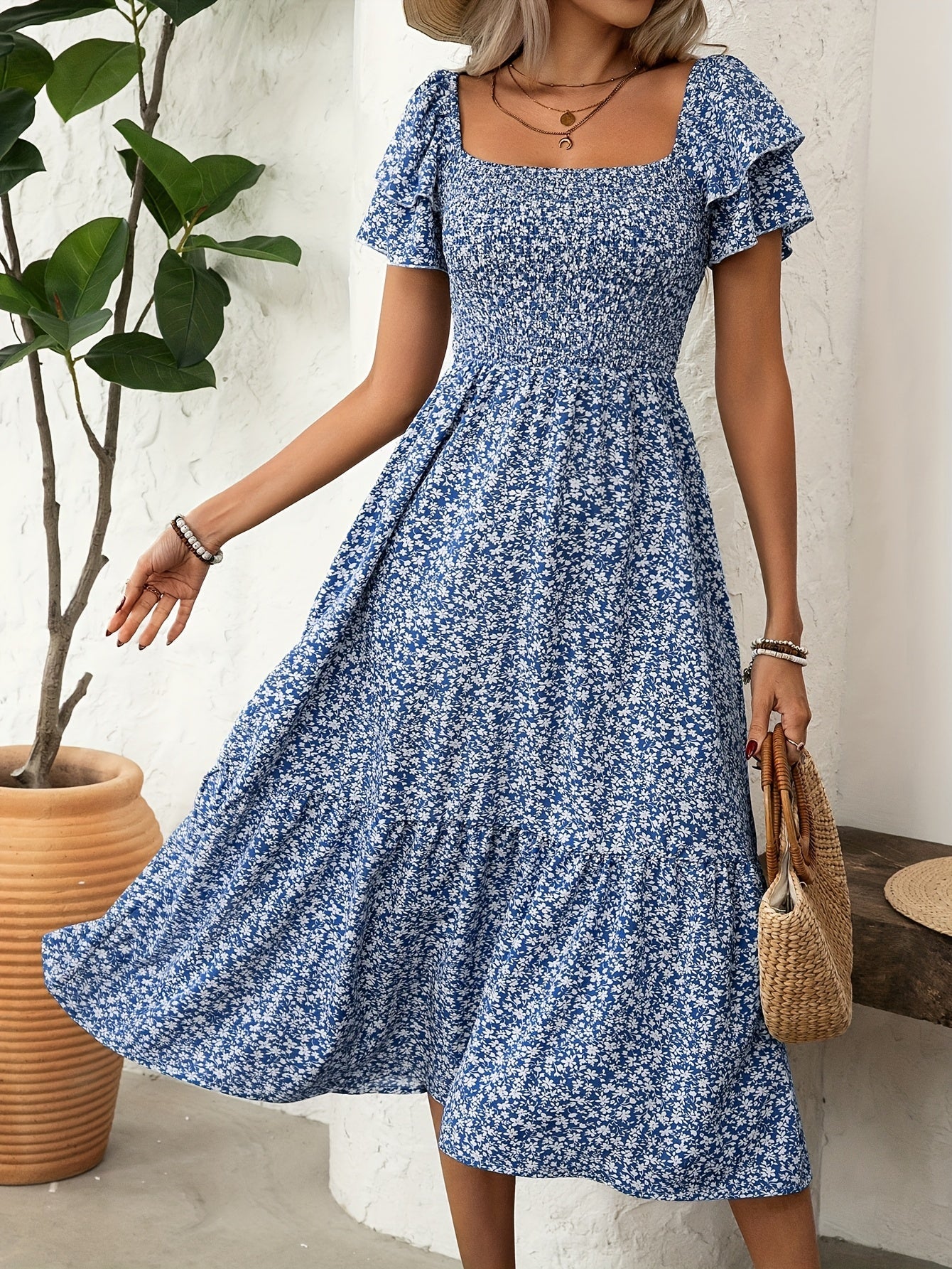 Robe mi-longue fleurie smockée – Vert émeraude