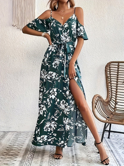 Robe longue fleurie à bretelles et épaules dénudées