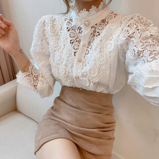 Blouse femme dentelle manches longues col montant perlé