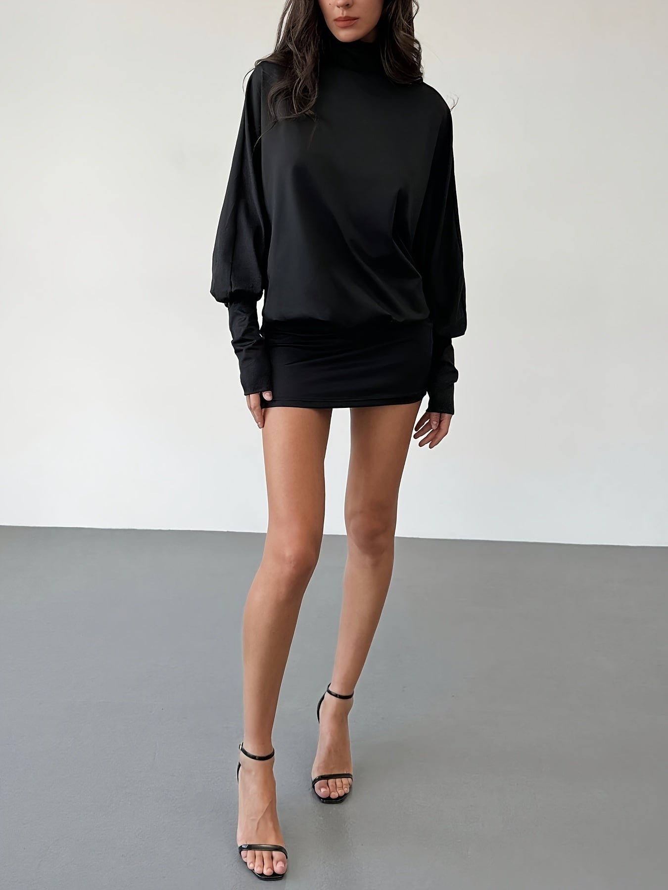 Mini robe dos nu femme manches longues