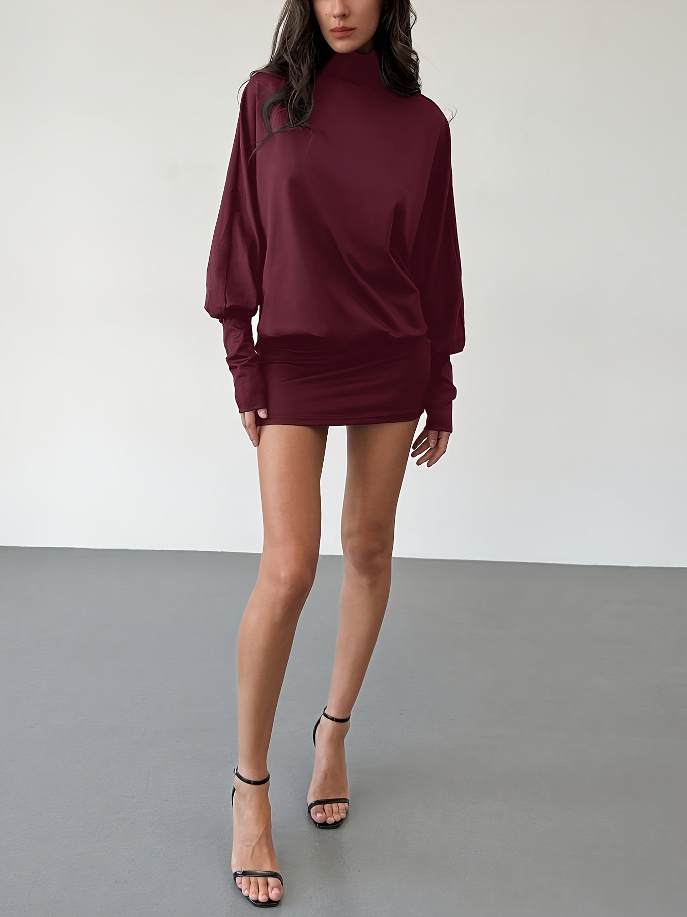 Mini robe dos nu femme manches longues